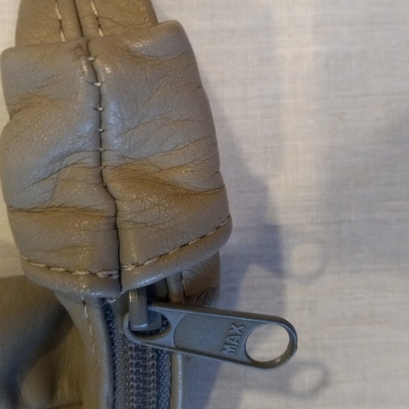 Satchel - Picture 9 of 12